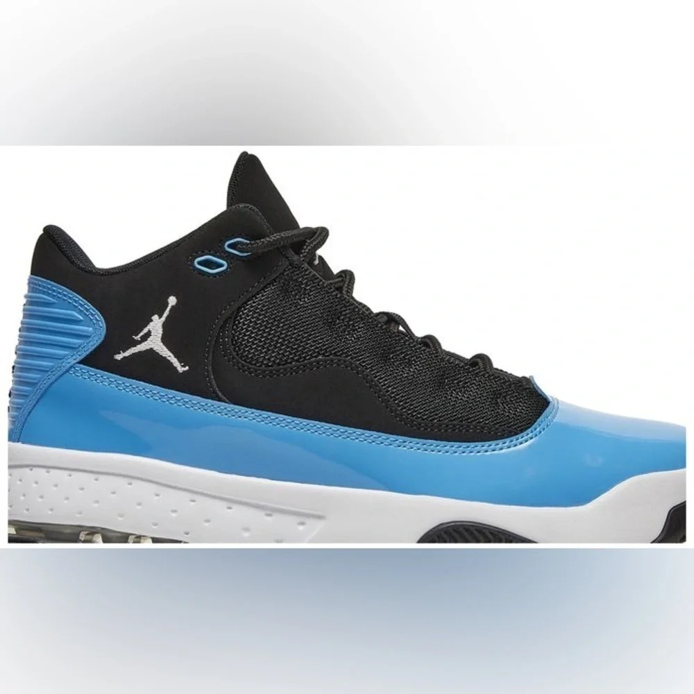 Air Jordan Max Aura 2 GS 'Black University Blue' Sneakers